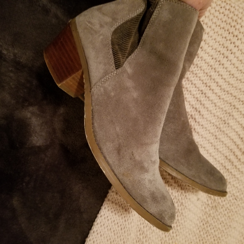 Boots - Picture 2 of 3